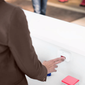 sistemas antiintrusos personalizados en Vigo Pontevedra alarmas para comercio boton antiatraco